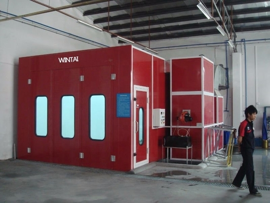 Ventilador de escape de aire de tipo europeo y sistema de iluminación LED instalado en una cabina de pintura de automóviles