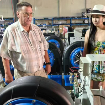 Sistema de reciclaje de agua para lavado de autos de alta eficiencia de 110L  Lavadora de autos automática sin contacto Potencia de salida 1500W robot de lavado de autos